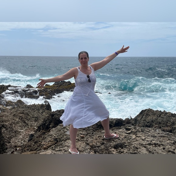 Meet your Posher, Christina - Picture 3 of 11